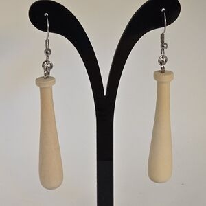 Cream Dangle Earrings